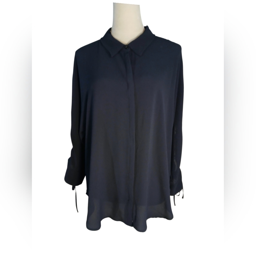 NWT Carmen Marc Valvo Blouse W Lace Up Sleeves